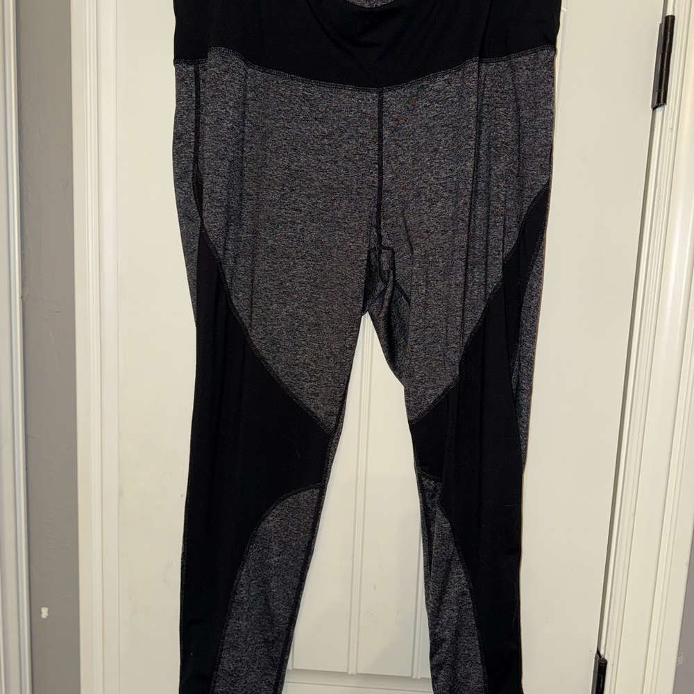 Livi Active Charcoal and Black Leggings